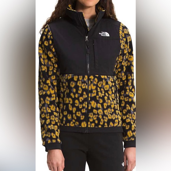The North Face Jackets & Blazers - The North Face
Women's Printed Jacket Size S